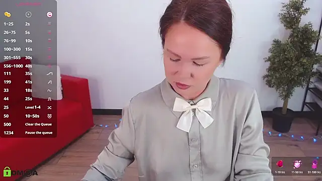 VickyGolden online show from June 17, 2026, 5:21 am