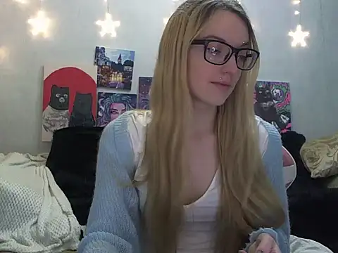 SecretSophia online show from September 25, 2025, 8:45 pm