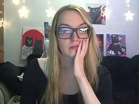 SecretSophia online show from December 4, 2025, 1:53 pm