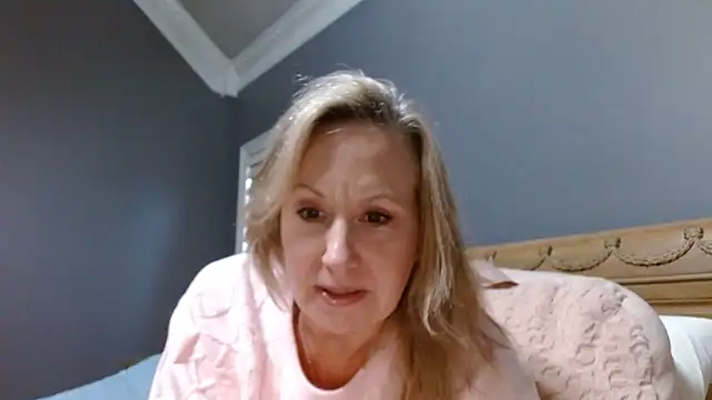 Lisaisluscious online show from January 26, 2025, 9:40 pm