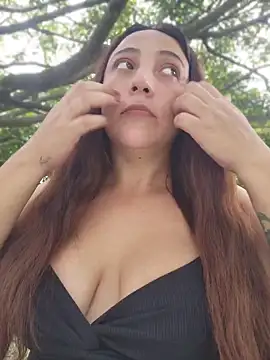 VickyHoult online show from March 19, 2026, 8:13 pm