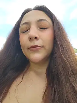VickyHoult online show from April 29, 2026, 8:48 pm