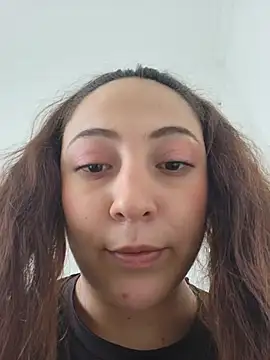 VickyHoult online show from May 3, 2026, 2:01 pm