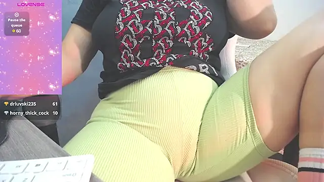 Snapshot of Tiffany_teressa chatting on February 26, 2025, 6:04 am Tiffany teressa online show from February 26, 2025, 6:04 am