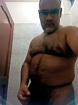 Snapshot of PhillDrake11 chatting on March 31, 2026, 6:52 pm PhillDrake11 online show from March 31, 2026, 6:52 pm