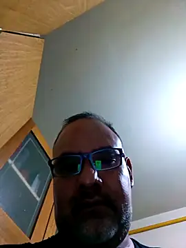 Snapshot of PhillDrake11 chatting on April 15, 2026, 11:49 pm PhillDrake11 online show from April 15, 2026, 11:49 pm