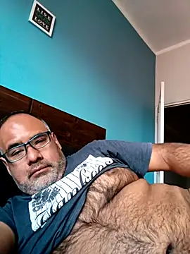 Snapshot of PhillDrake11 chatting on May 3, 2026, 5:08 pm PhillDrake11 online show from May 3, 2026, 5:08 pm