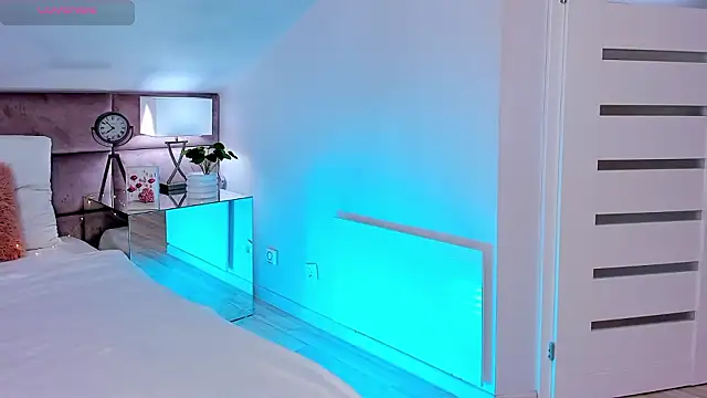 Snapshot of MiaMuse chatting on March 13, 2026, 8:04 pm MiaMuse online show from March 13, 2026, 8:04 pm