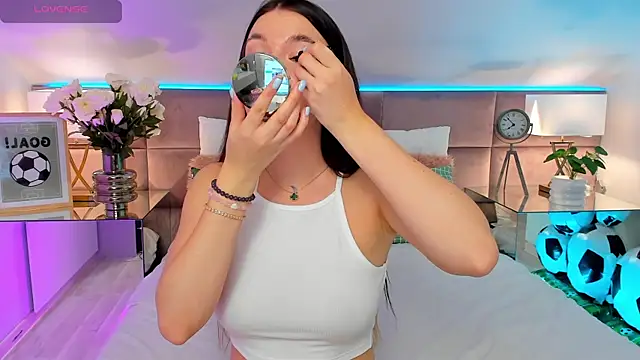 MiaMuse online show from June 12, 2026, 7:24 pm