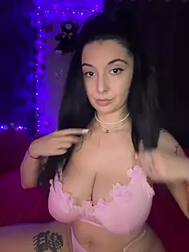 YreneRay online show from June 7, 2026, 2:32 pm