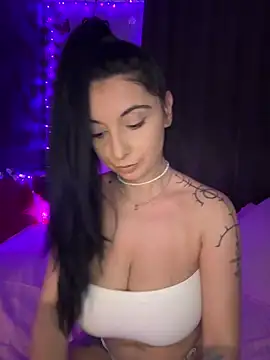 YreneRay online show from June 13, 2026, 1:53 pm