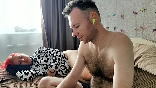 Snapshot of GenrikhBecca chatting on October 10, 2025, 6:56 am GenrikhBecca online show from October 10, 2025, 6:56 am