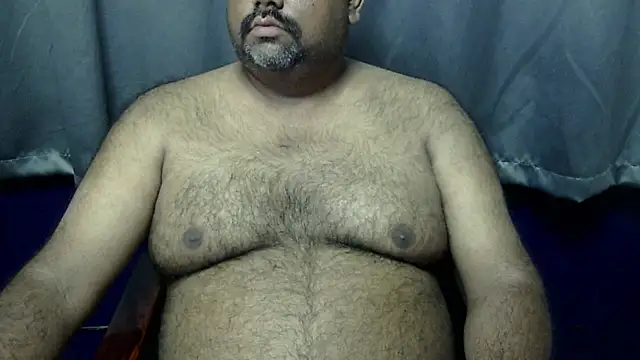 Snapshot of hairysubcub_70 chatting on October 31, 2025, 3:51 am hairysubcub 70 online show from October 31, 2025, 3:51 am