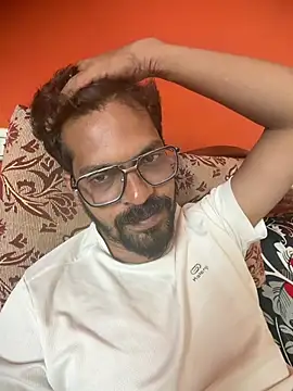 arhan3043 online show from February 3, 2026, 3:39 pm