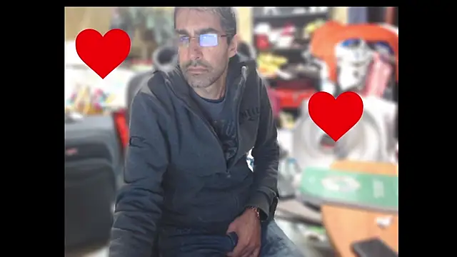 Snapshot of Gsmile1 chatting on January 29, 2025, 12:43 am Gsmile1 online show from January 29, 2025, 12:43 am