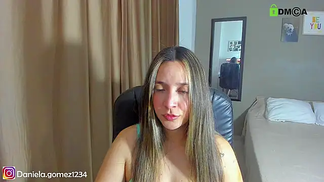 Snapshot of Danielacams chatting on January 10, 2025, 4:12 am Danielacams online show from January 10, 2025, 4:12 am