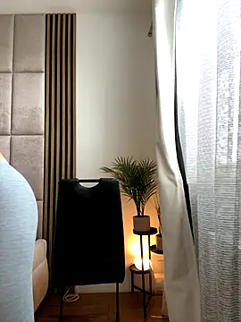 OIivia online show from December 16, 2025, 9:36 am