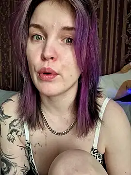 LazyTanukii online show from March 19, 2025, 9:28 am
