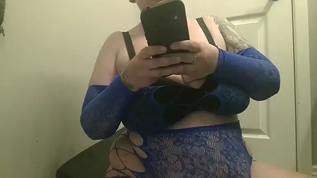 Sugarbabe69 online show from June 12, 2026, 11:14 pm