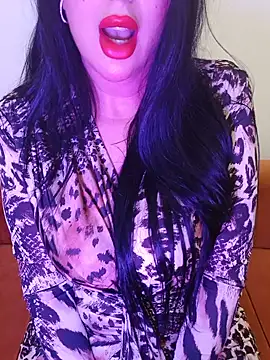 Queen sousou online show from June 12, 2026, 8:52 pm