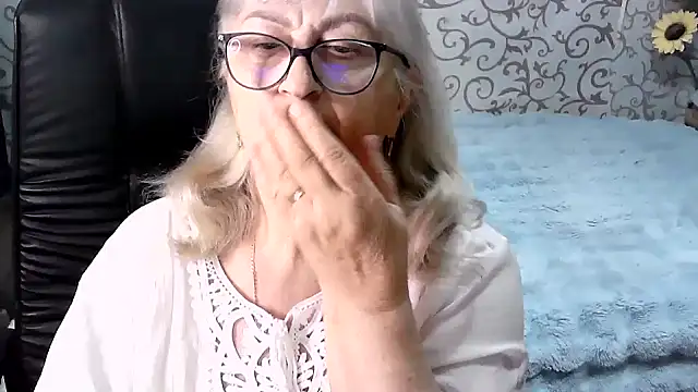 Snapshot of LolkaAlyss chatting on September 18, 2025, 6:21 pm LolkaAlyss online show from September 18, 2025, 6:21 pm