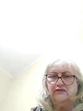 Snapshot of LolkaAlyss chatting on September 30, 2025, 8:14 pm LolkaAlyss online show from September 30, 2025, 8:14 pm