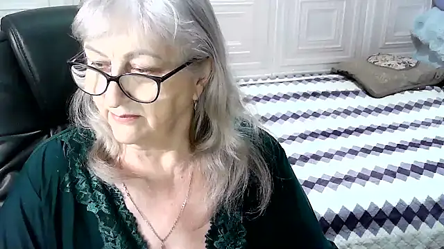 LolkaAlyss online show from November 27, 2025, 3:30 am