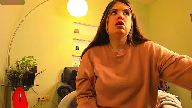 Snapshot of BattyMoll chatting on December 10, 2024, 3:33 pm BattyMoll online show from December 10, 2024, 3:33 pm