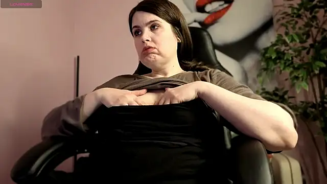 BattyMoll online show from February 13, 2026, 9:11 pm