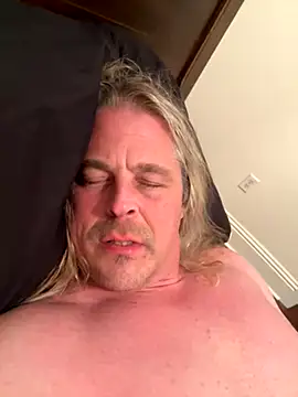 Snapshot of zeus337 chatting on November 19, 2025, 2:44 am zeus337 online show from November 19, 2025, 2:44 am