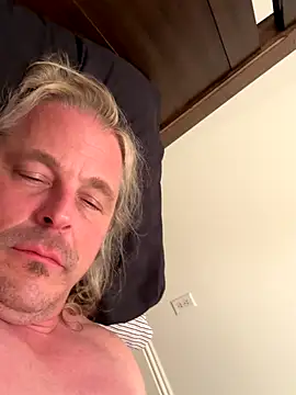 Snapshot of zeus337 chatting on December 14, 2025, 7:47 am zeus337 online show from December 14, 2025, 7:47 am