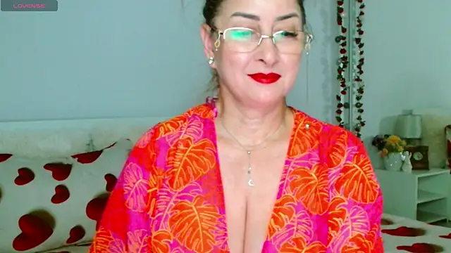 Tyana40 online show from August 5, 2026, 1:08 am