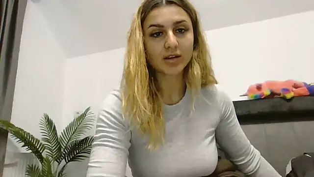NicolePlay online show from June 12, 2026, 11:09 am