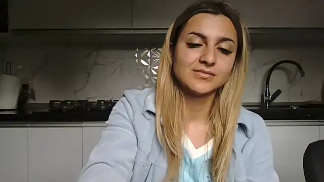 NicolePlay online show from June 15, 2026, 5:53 am