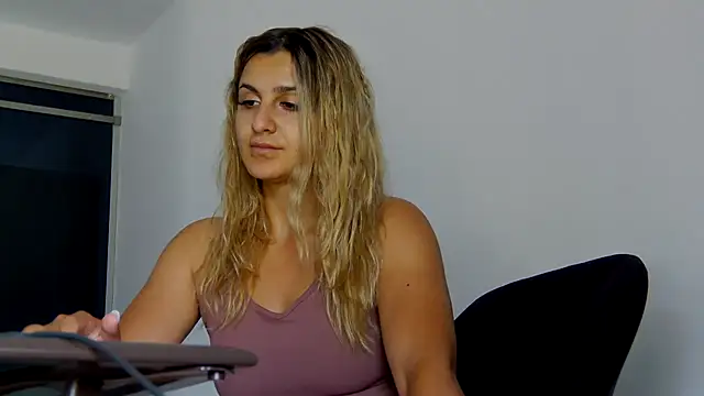Snapshot of NicolePlay chatting on July 19, 2026, 10:41 am NicolePlay online show from July 19, 2026, 10:41 am