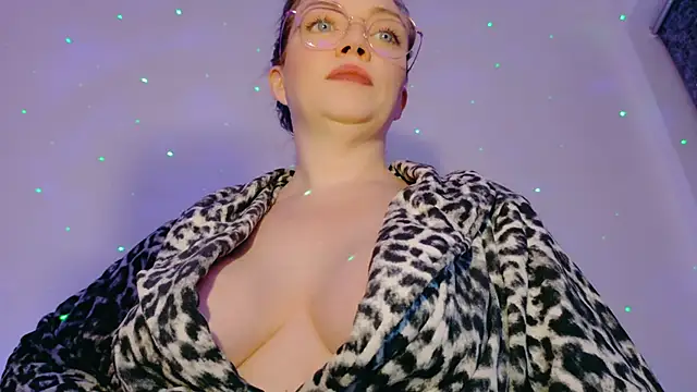 FemDom RubyKnightXXO online show from March 9, 2025, 8:52 pm