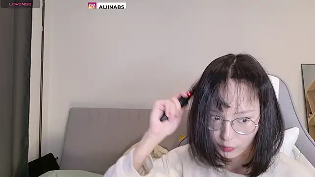 aliiiiiina online show from February 17, 2025, 11:53 pm