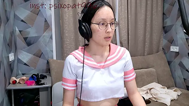 aliiiiiina online show from September 22, 2025, 8:00 pm