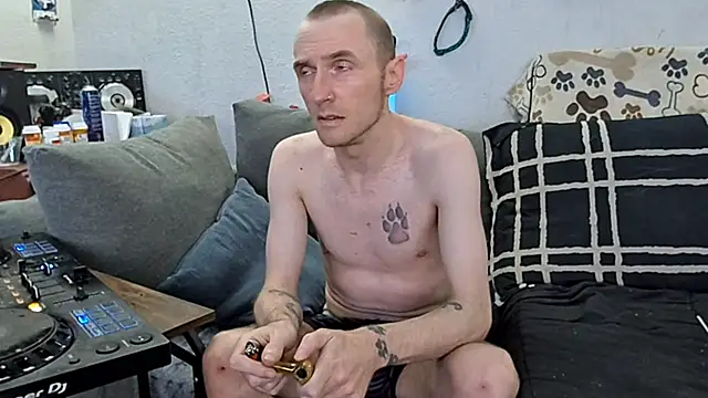 Snapshot of pyrowuff chatting on March 2, 2026, 6:36 am pyrowuff online show from March 2, 2026, 6:36 am