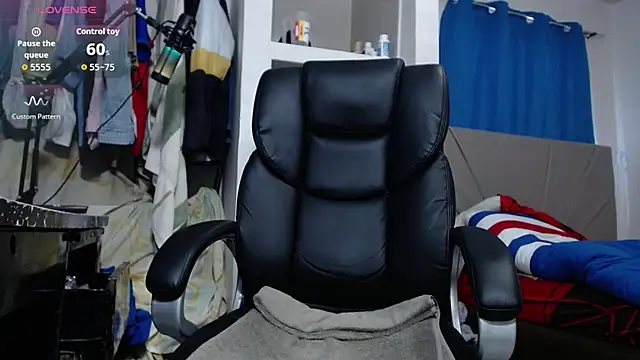 lewislamxxx hot online show from October 2, 2025, 8:27 pm