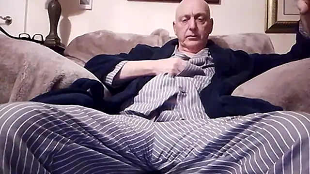 Snapshot of keeenn11 chatting on March 24, 2026, 10:26 pm keeenn11 online show from March 24, 2026, 10:26 pm