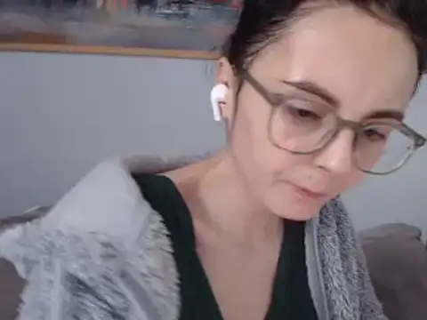 cleophee online show from January 17, 2025, 12:52 pm