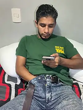 Snapshot of Darkdickhard chatting on October 17, 2025, 3:20 am Darkdickhard online show from October 17, 2025, 3:20 am