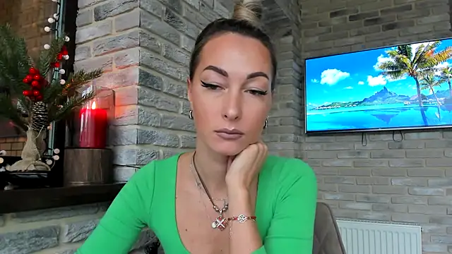 StarryHanna online show from December 4, 2024, 8:56 am