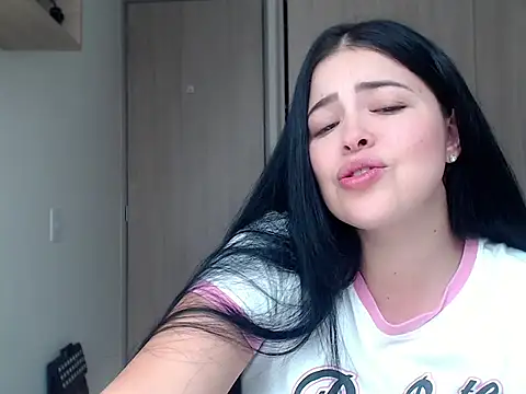 Snapshot of Aleska__Bell chatting on September 8, 2025, 3:00 pm Aleska  Bell online show from September 8, 2025, 3:00 pm