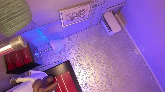 Snapshot of vennus1_ chatting on January 18, 2025, 7:04 pm vennus1  online show from January 18, 2025, 7:04 pm