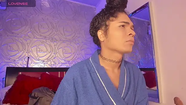 Snapshot of vennus1_ chatting on February 19, 2025, 2:01 pm vennus1  online show from February 19, 2025, 2:01 pm