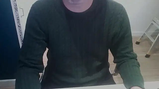 MikeL-31 online show from February 8, 2026, 3:32 am