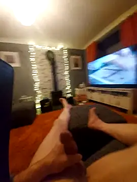 juniperberi29 online show from November 6, 2025, 5:36 pm