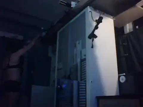 Snapshot of Slutviki69 chatting on October 28, 2025, 11:40 pm Slutviki69 online show from October 28, 2025, 11:40 pm